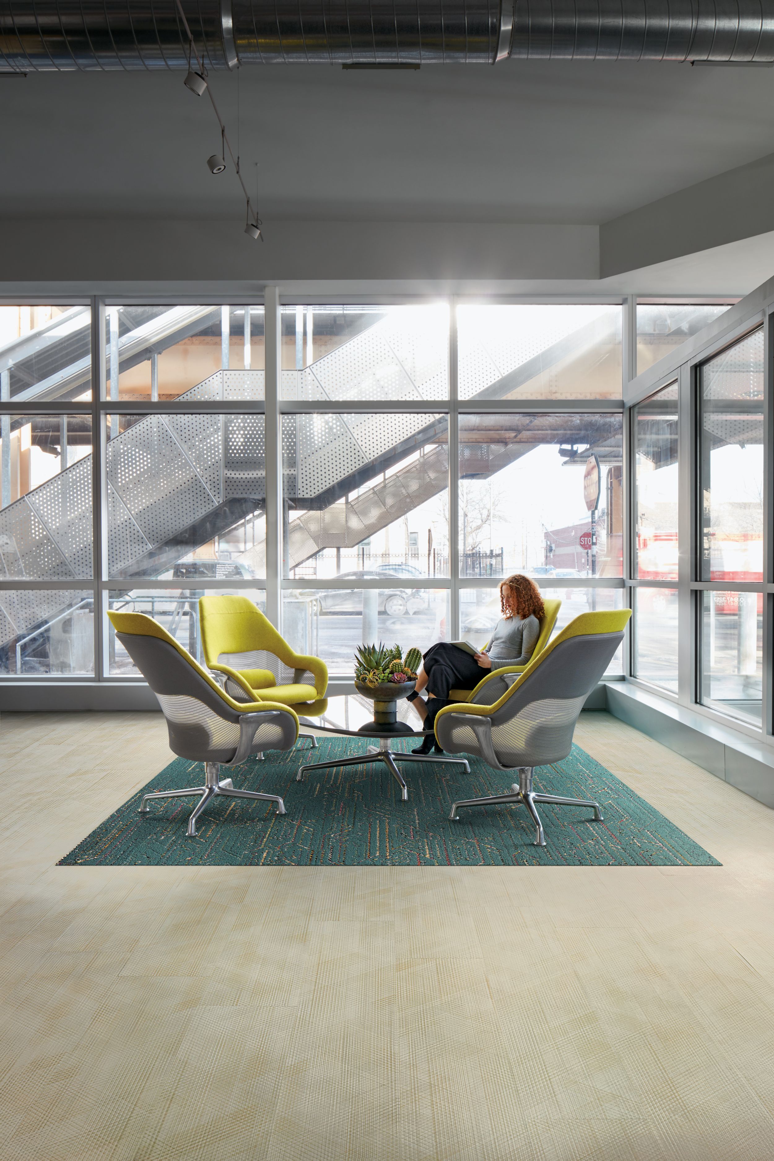 Interface Drawn Lines LVT and Circuit Board plank carpet tile in office comon area with oversized chairs numéro d’image 2